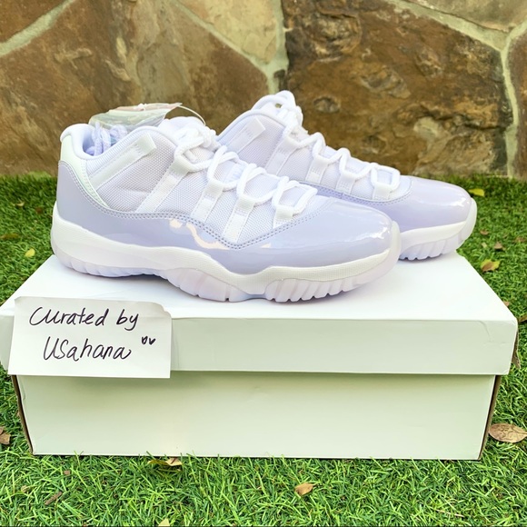 Nike Air Jordan 11 low pure violet shoes - Picture 4 of 5